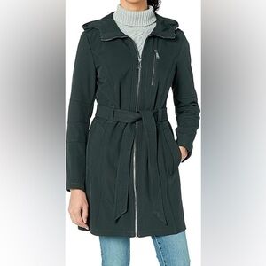 BCBGenration Women’s Black Hooded Coat with Front Zipper. Fleece lining. Size S